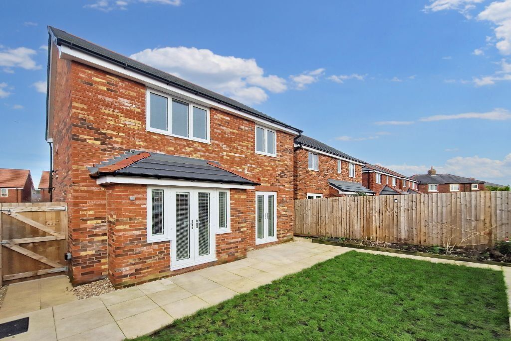 4 bed detached house for sale in Garrett Hall Road, Mosley Common M28, £399,950