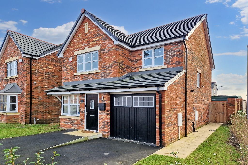 4 bed detached house for sale in Garrett Hall Road, Mosley Common M28, £399,950
