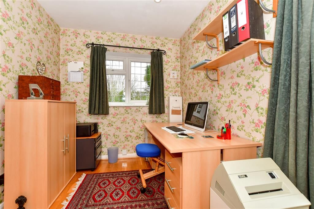 5 bed detached house for sale in Ashford Road, Bethersden, Ashford, Kent TN26, £528,500