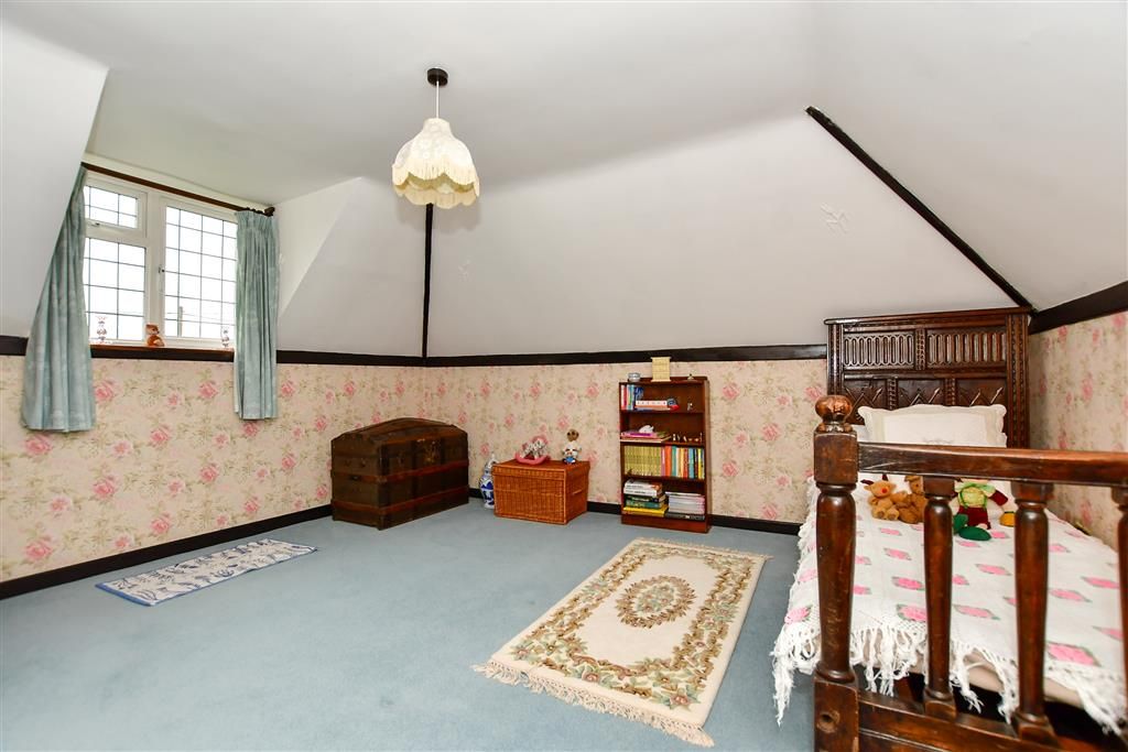 5 bed detached house for sale in Ashford Road, Bethersden, Ashford, Kent TN26, £528,500