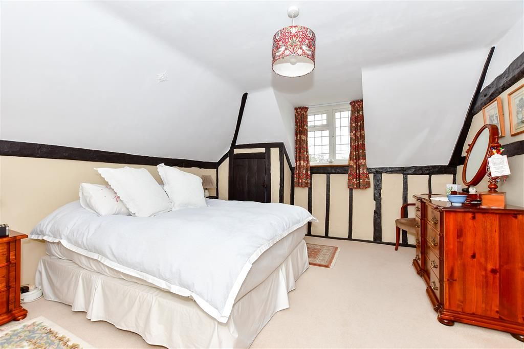 5 bed detached house for sale in Ashford Road, Bethersden, Ashford, Kent TN26, £800,000