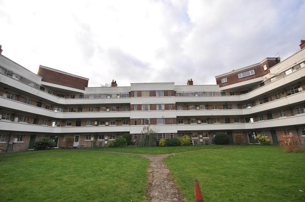 2 bed flat for sale in Mansfield Road, Nottingham NG5, £109,000