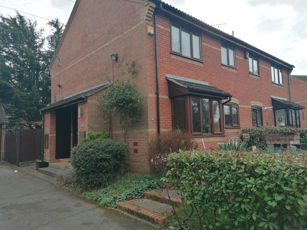 1 bed end terrace house for sale in Cavendish Gardens, Wokingham RG41, £295,000