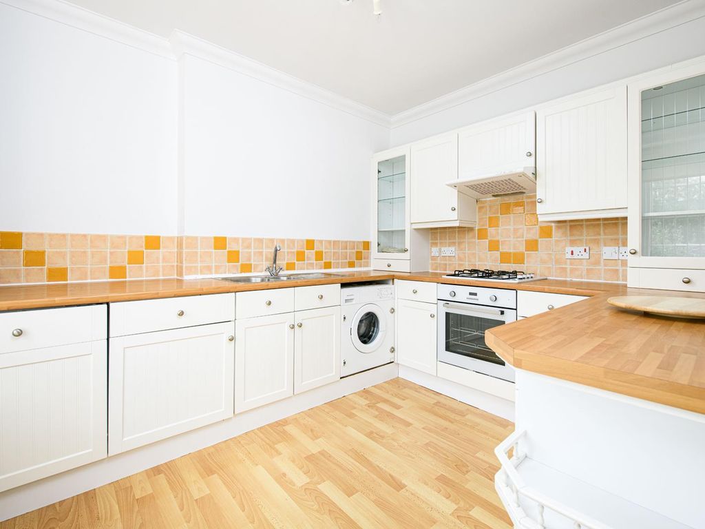 2 bed flat for sale in Clifton Park Road, Clifton, Bristol BS8, £450,000