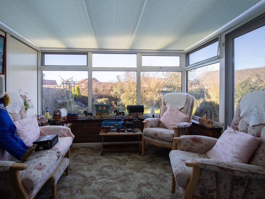 2 bed detached bungalow for sale in Gwyn Crescent, Fakenham, Norfolk NR21, £280,000