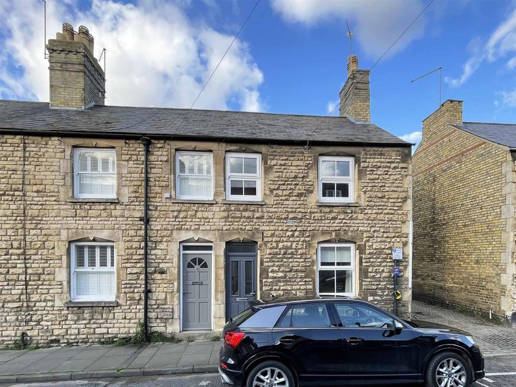 2 bed end terrace house to rent in Cornstall Buildings, Stamford, Lincolnshire PE9, £895 pcm