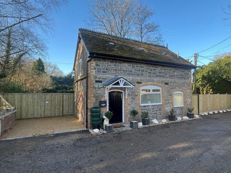 1 bed detached house to rent in 47A Church Road, Winscombe, North Somerset. BS25, £1,200 pcm