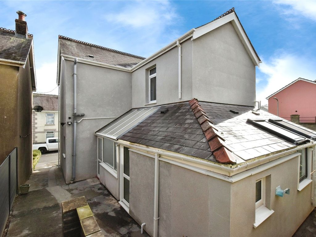 3 bed detached house for sale in Blaenau Road, Llandybie, Ammanford, Carmarthenshire SA18, £350,000