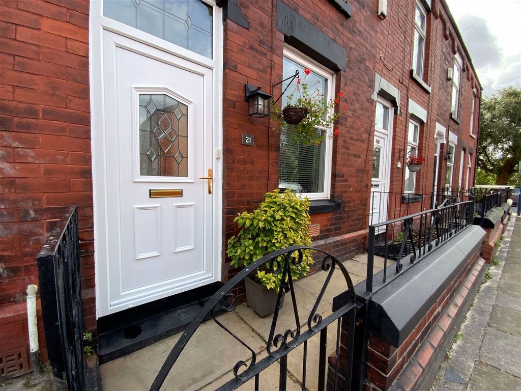 2 bed terraced house to rent in Gould Street, Denton, Manchester M34, £900 pcm