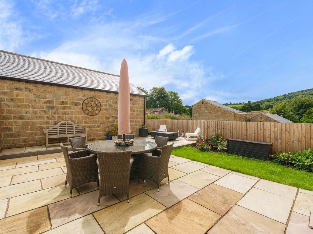 4 bed town house for sale in Glasshouses, Harrogate HG3, £534,000