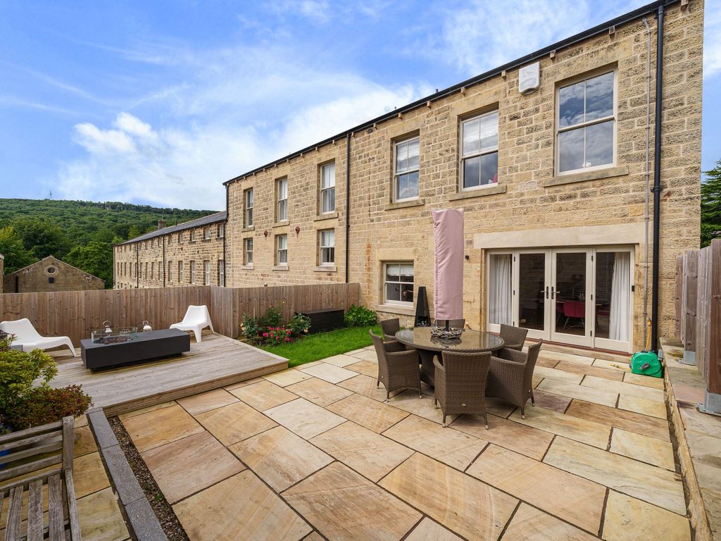 4 bed town house for sale in Glasshouses, Harrogate HG3, £534,000