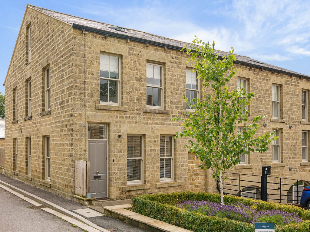 4 bed town house for sale in Glasshouses, Harrogate HG3, £534,000