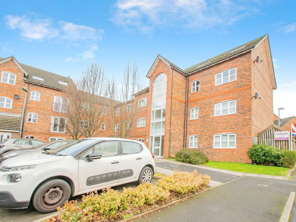 2 bed flat for sale in Barton Street, Bolton, Lancashire BL4, £100,000