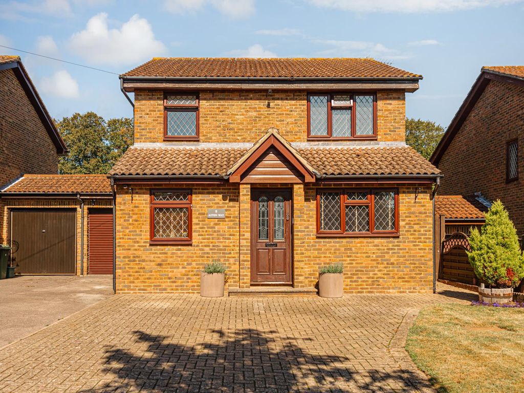 4 bed link detached house for sale in Aston Way, Epsom KT18, £875,000