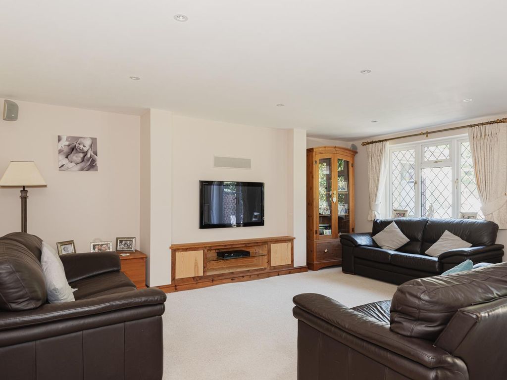 4 bed link detached house for sale in Aston Way, Epsom KT18, £875,000