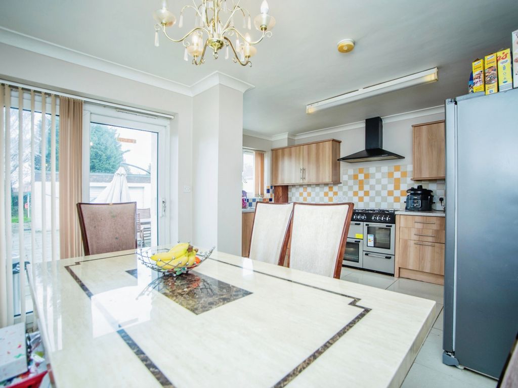 6 bed detached house for sale in City Way, Rochester ME1, £625,000