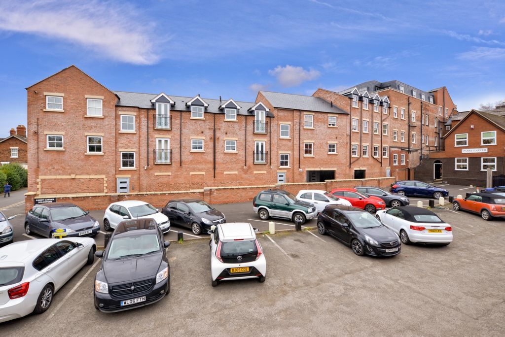 1 bed flat for sale in The Bank Tree Croft, Wellington TF1, £99,995