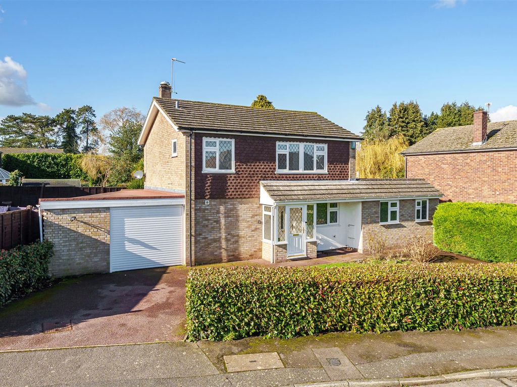 4 bed detached house for sale in Ufton Close, Maidstone ME15, £500,000