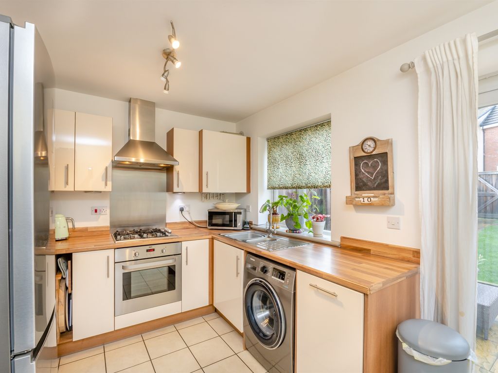 2 bed terraced house for sale in Banks Crescent, Stamford PE9, £250,000