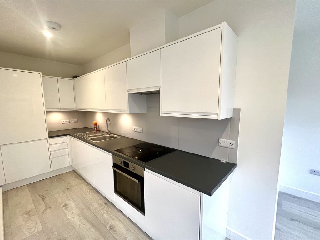 1 bed flat to rent in London Road, Bromley BR1, £1,450 pcm