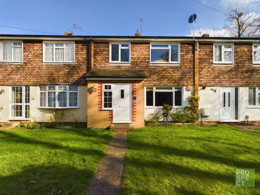 3 bed terraced house for sale in Spring Close, Maidenhead, Berkshire SL6, £480,000