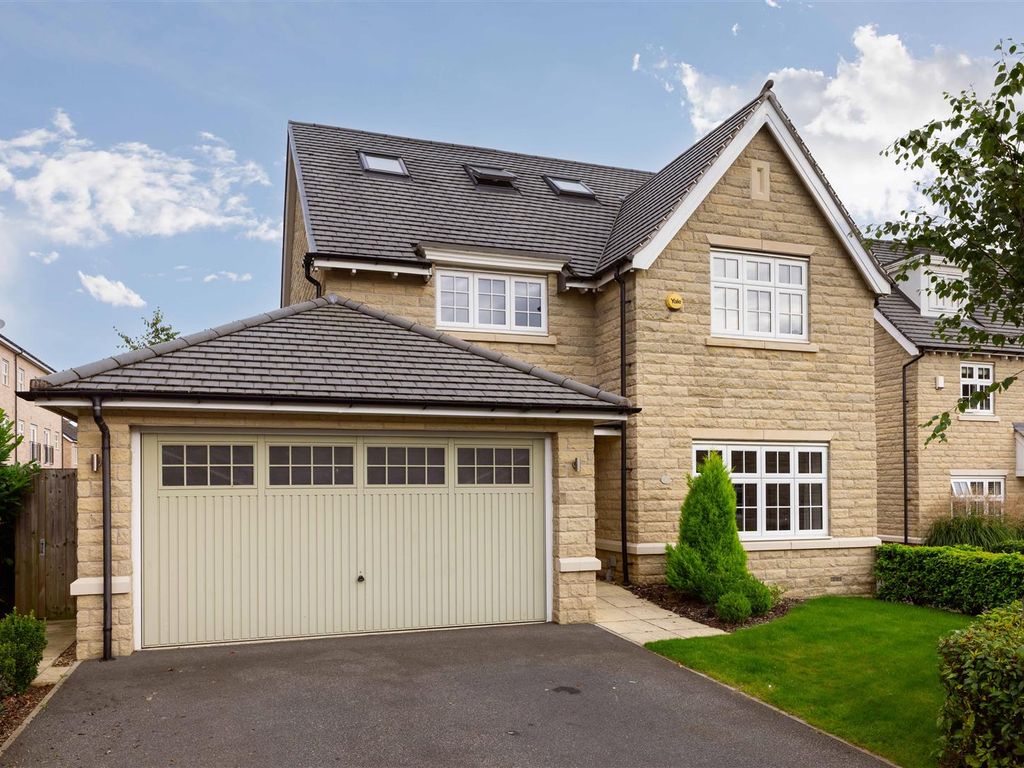 5 bed detached house for sale in Barwick Place, Newton Kyme, Tadcaster LS24, £725,000