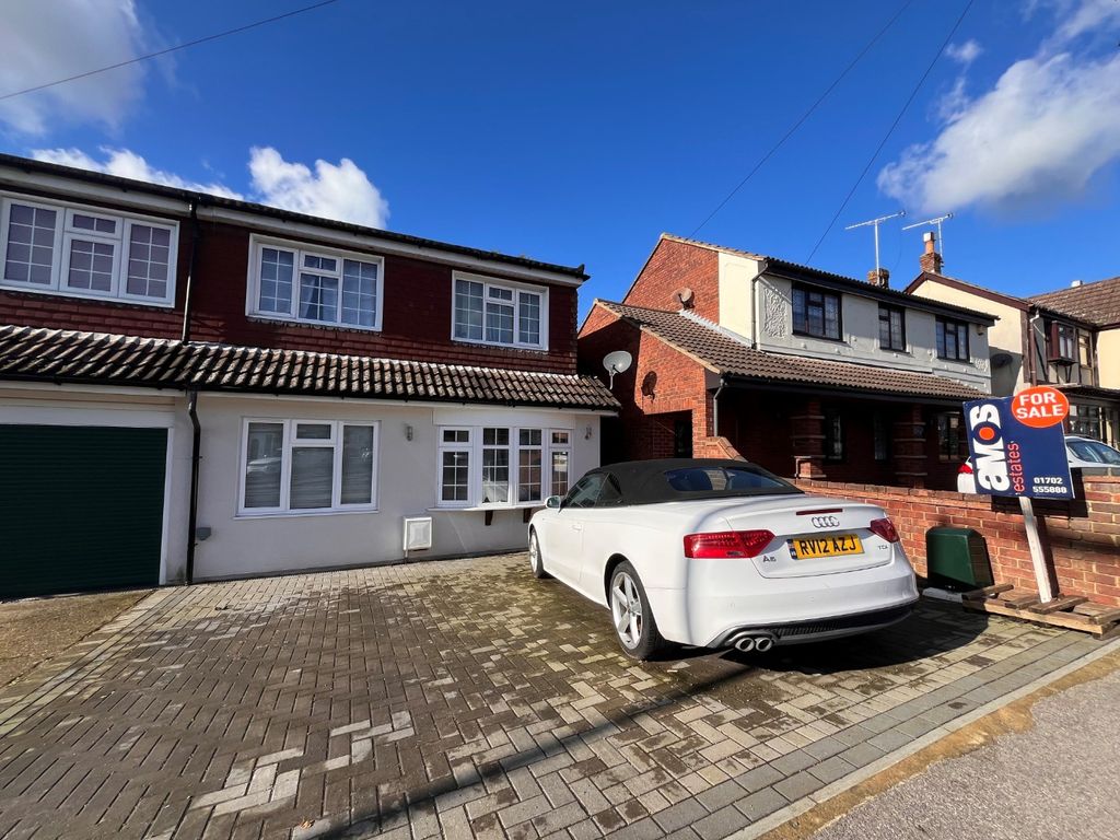 5 bed semi-detached house for sale in Kents Hill Road, Benfleet, Essex SS7, £450,000