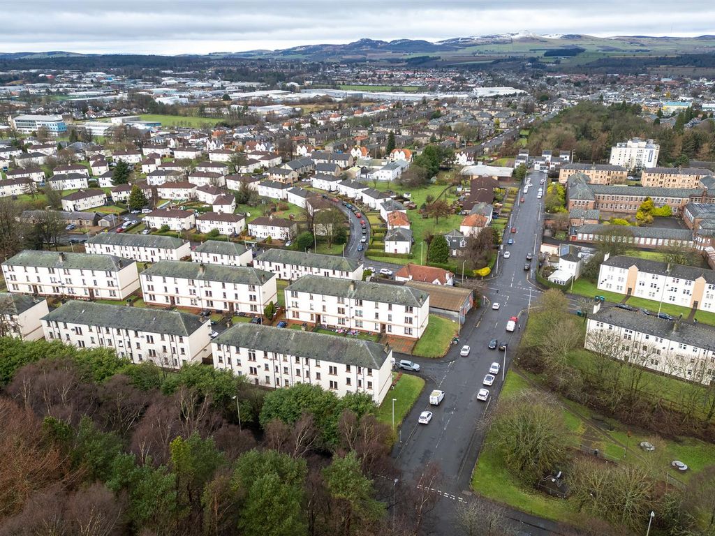 2 bed flat for sale in Lawton Terrace, Dundee DD3, £95,000