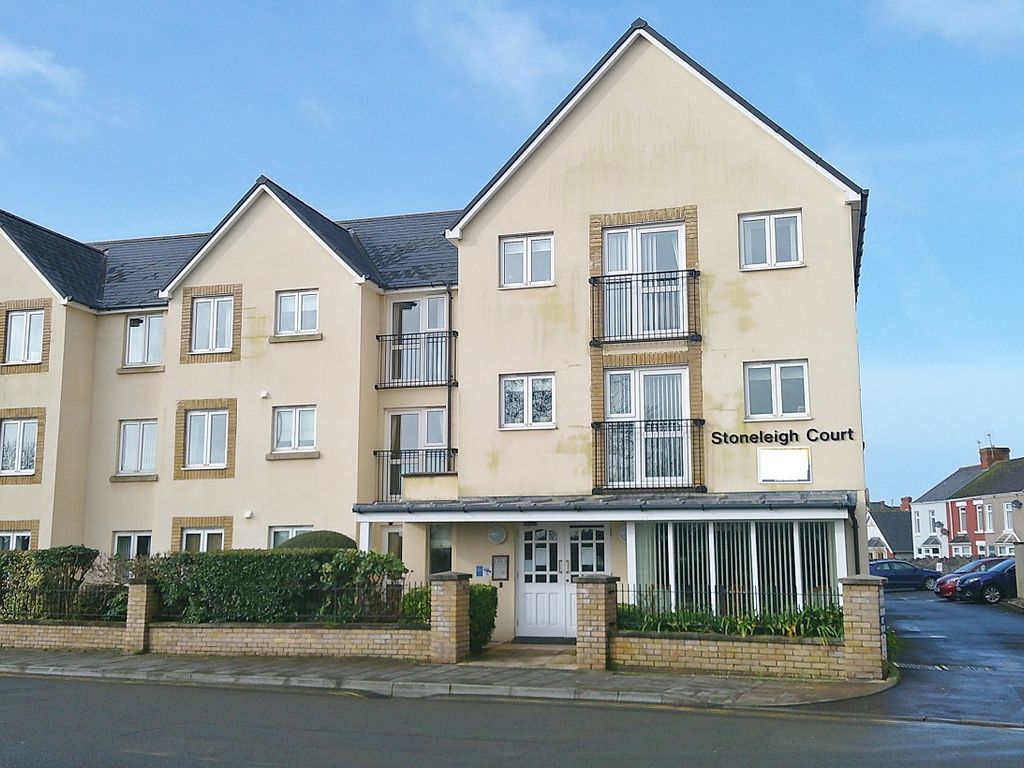 2 bed flat for sale in Stoneleigh Court, Porthcawl CF36, £198,000