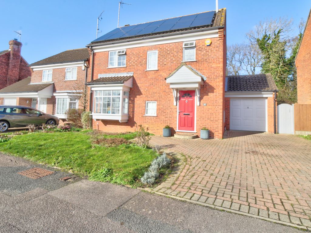 3 bed detached house for sale in Milverton Green, Luton LU3, £430,000