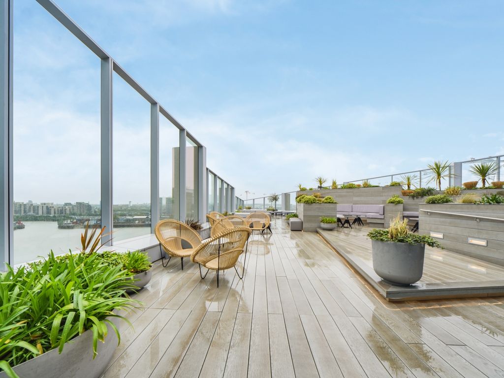 New home, 3 bed flat for sale in No 1 Upper Riverside, Greenwich Peninsula, Greenwich SE10, £1,180,000