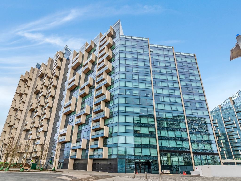 New home, 3 bed flat for sale in No 1 Upper Riverside, Greenwich Peninsula, Greenwich SE10, £1,180,000