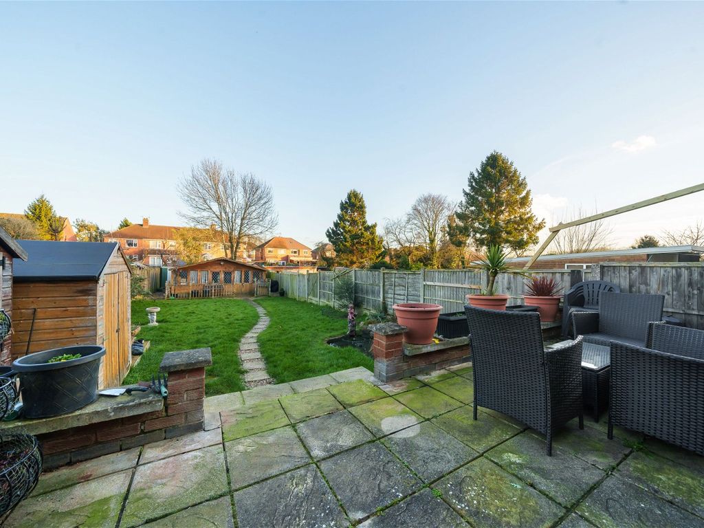 3 bed semi-detached house for sale in Dunstall Avenue, Leicester LE3, £250,000