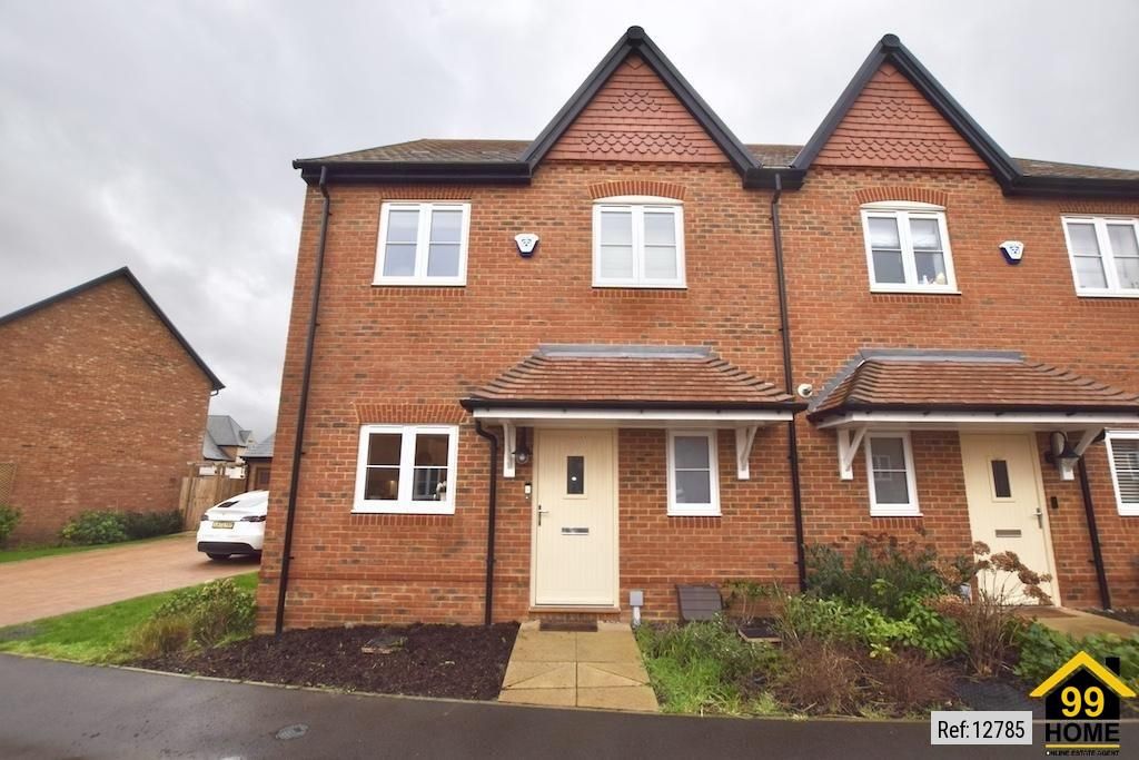 3 bed semi-detached house for sale in Hyacinth Grove, Bracknell, Forest RG42, £560,000