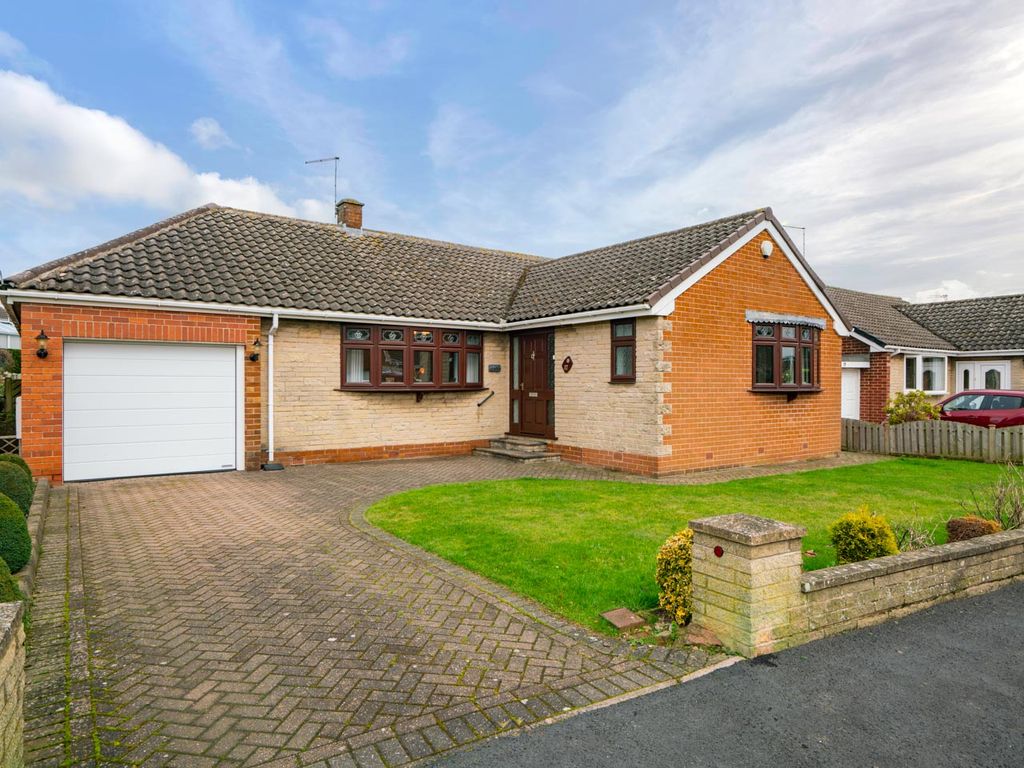3 bed detached bungalow for sale in Osborne Drive, Todwick, Sheffield S26, £375,000