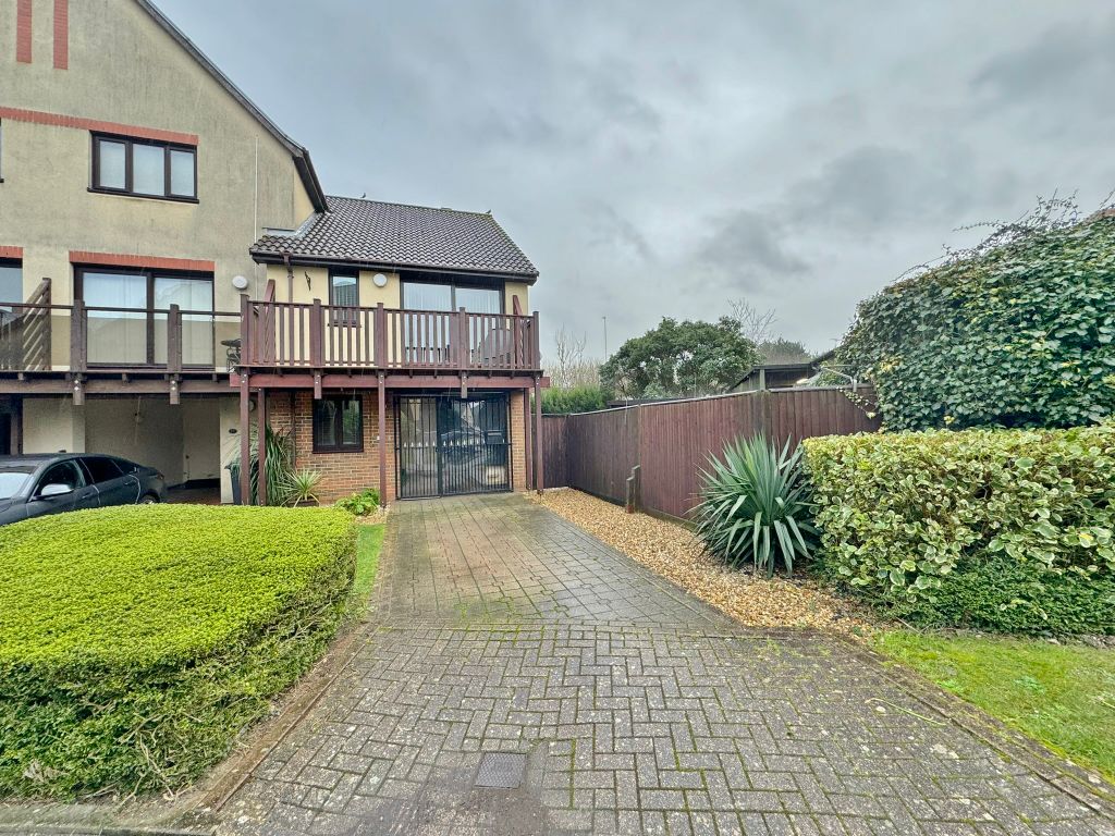 3 bed end terrace house for sale in Coverack Way, Port Solent, Portsmouth PO6, £375,000