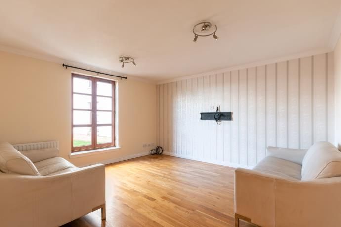 2 bed flat to rent in Kingsknowe Park, Edinburgh EH14, £1,075 pcm