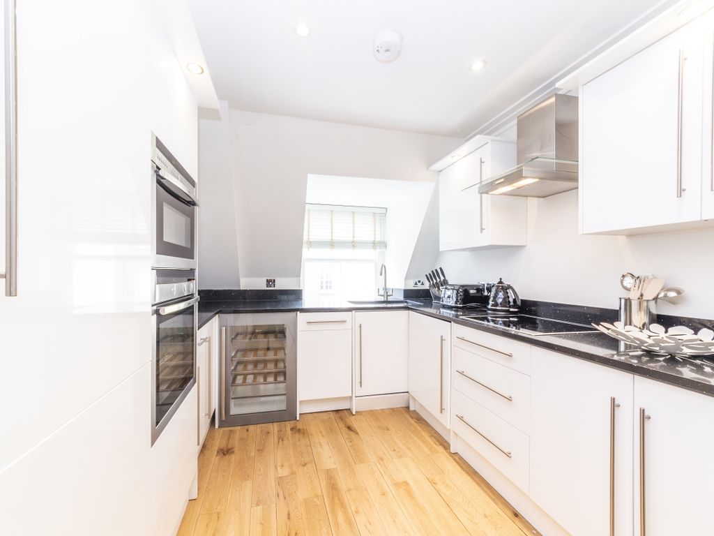 1 bed flat to rent in Grosvenor Hill, London W1K, £4,550 pcm