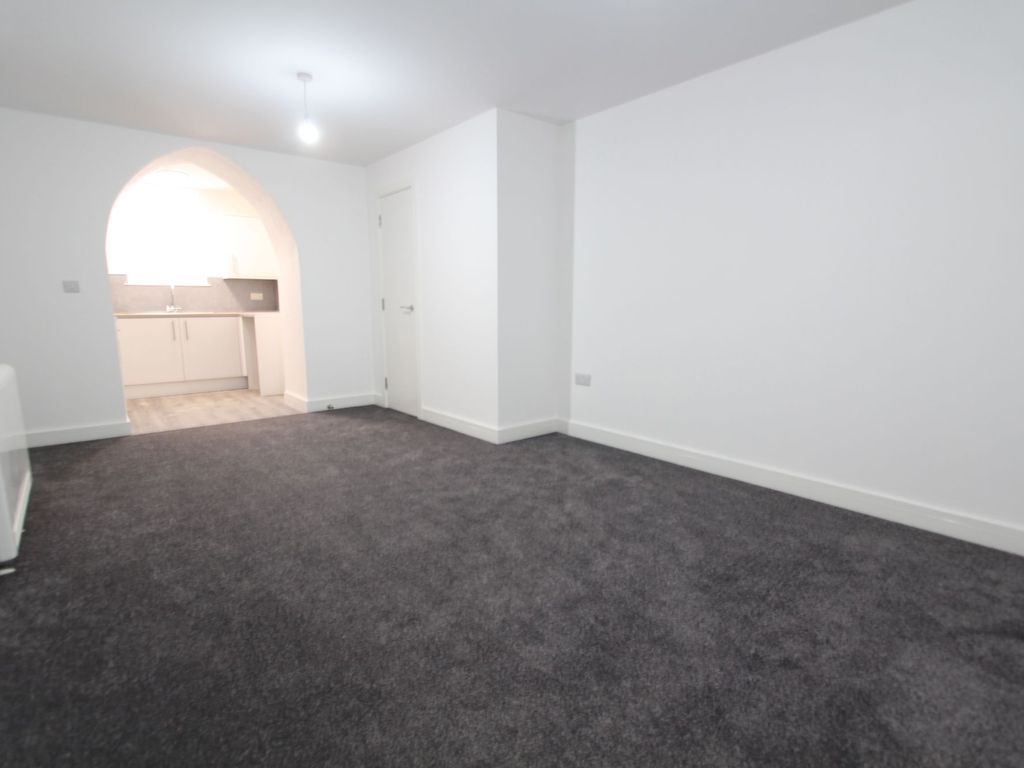 1 bed flat to rent in Flat 8 102 Chaucer Close, Sheffield S5, £725 pcm