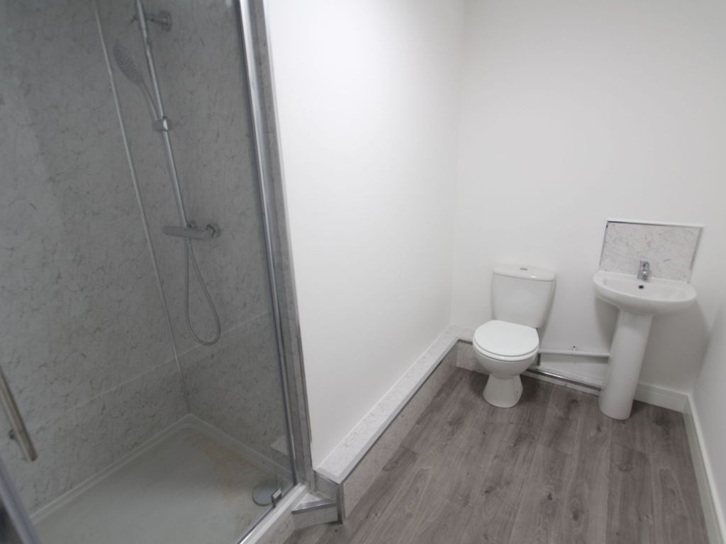 1 bed flat to rent in Flat 8 102 Chaucer Close, Sheffield S5, £725 pcm