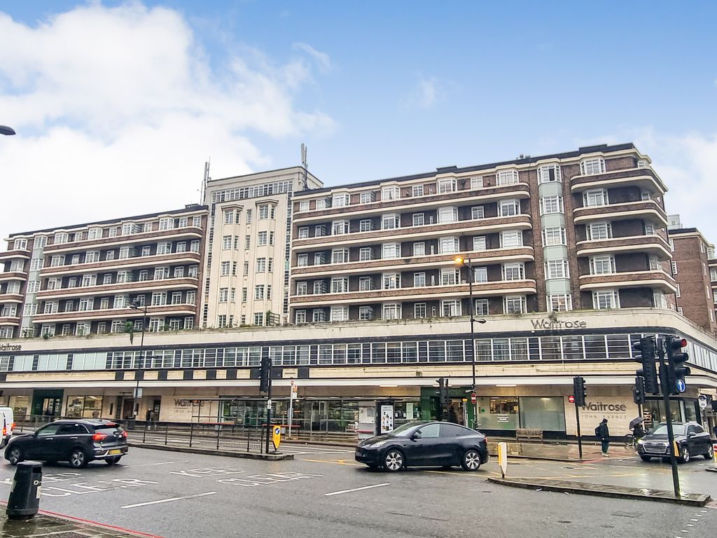 1 bed flat for sale in Finchley Road, London NW3, £300,000