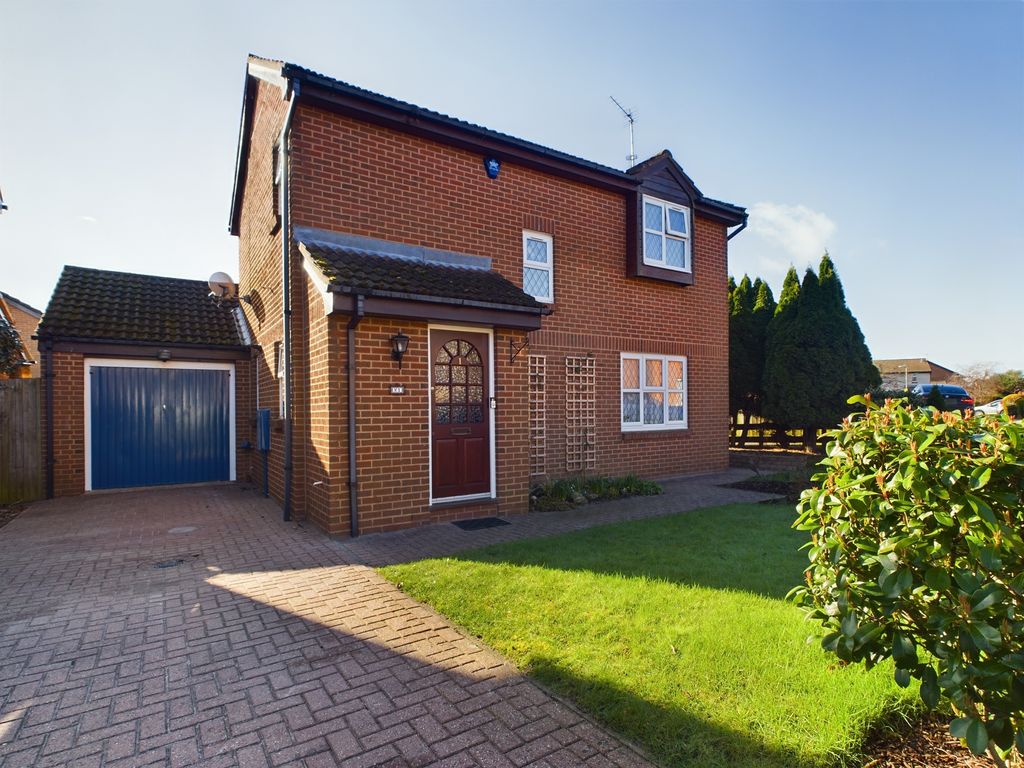 3 bed detached house for sale in Palmera Avenue, Calcot, Reading RG31, £450,000