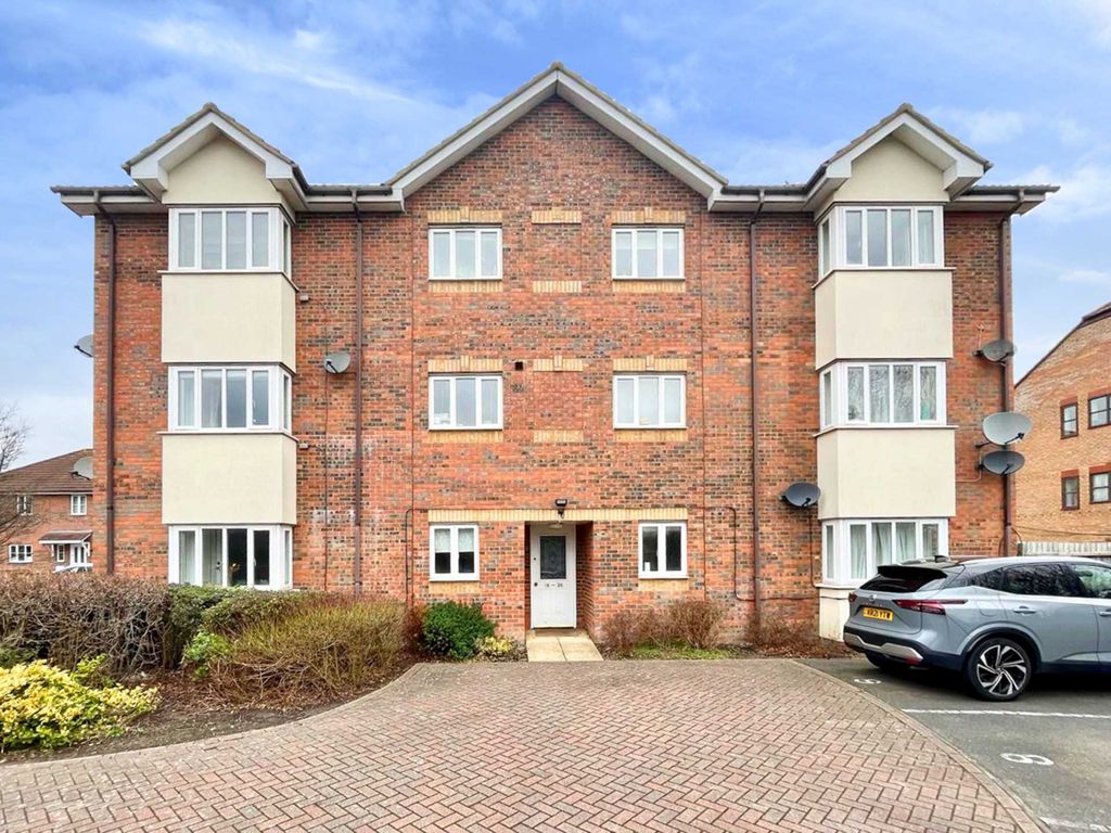 1 bed flat for sale in Worth Court, Monkston MK10, £190,000