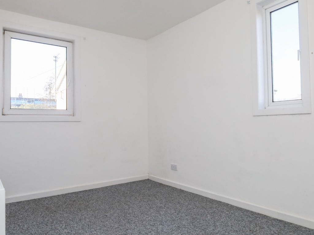 2 bed flat to rent in 6 Alsatian Avenue, Clydebank G81, £775 pcm