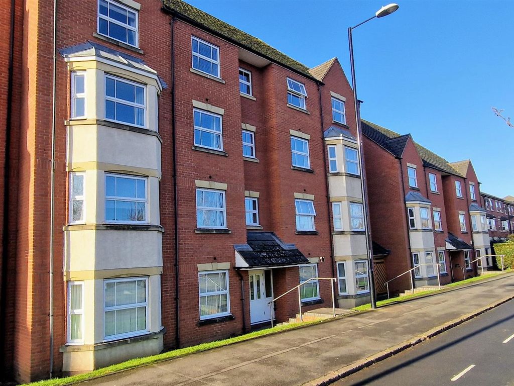 2 bed flat for sale in Barkers Butts Lane, Coundon, Coventry CV6, £145,000