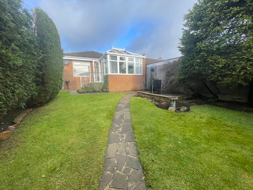 2 bed detached bungalow for sale in Broompark Crescent, Airdrie ML6, £180,000