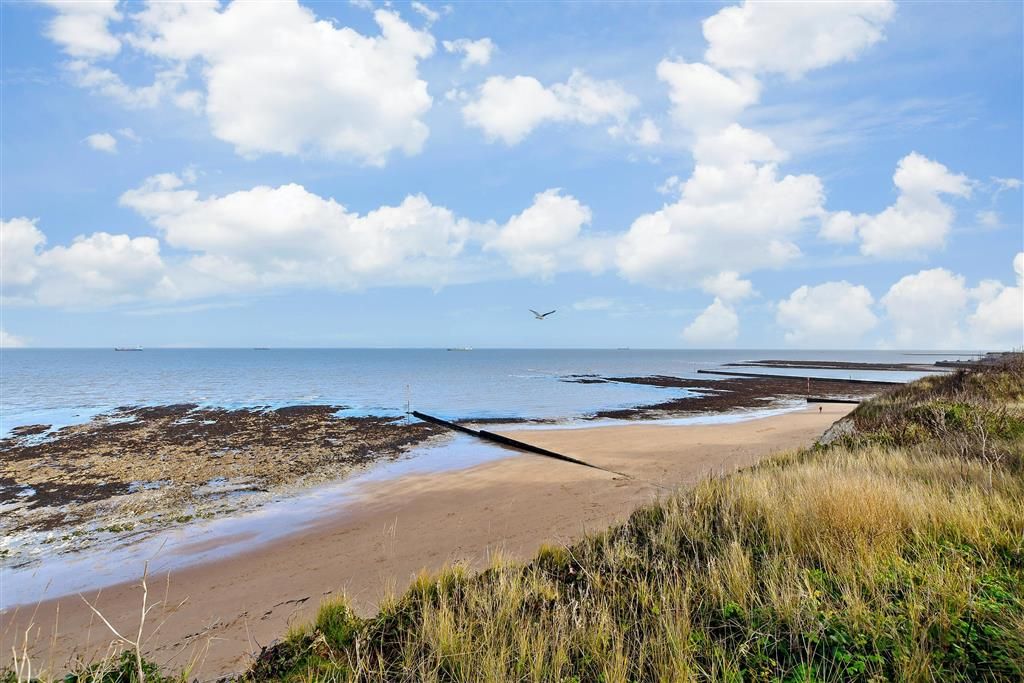 1 bed flat for sale in Godwin Road, Cliftonville, Margate, Kent CT9, £86,250