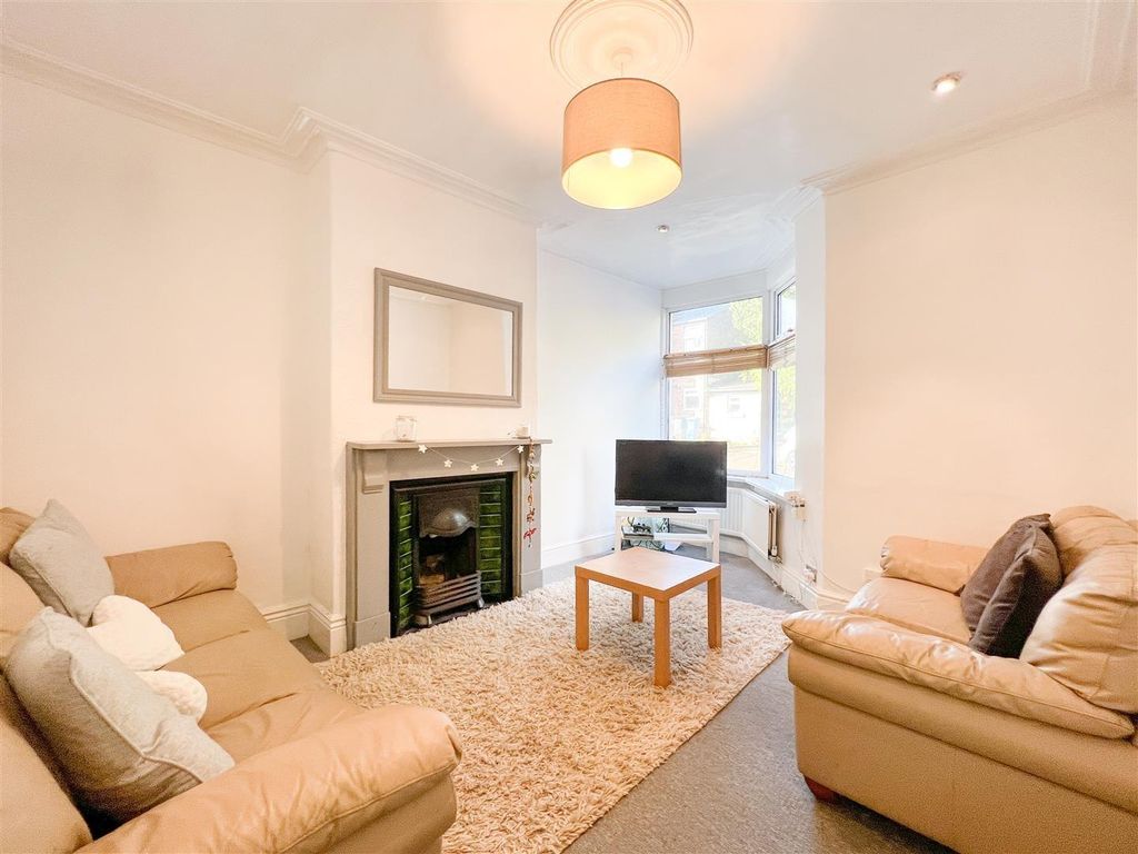 3 bed property for sale in Pisgah House Road, Sheffield S10, £235,000