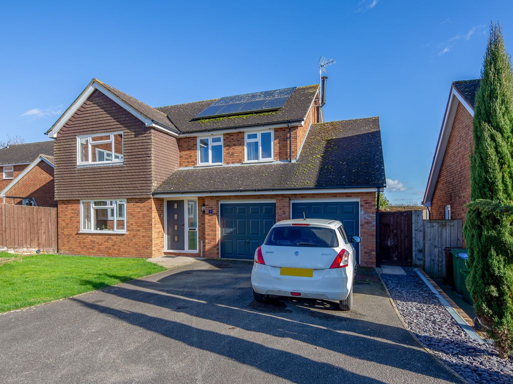 4 bed detached house for sale in Spencer Gardens, Charndon, Bicester OX27, £550,000