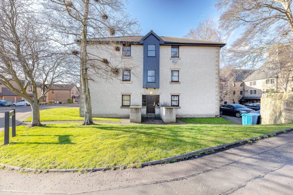 2 bed flat for sale in The Maltings, Linlithgow, West Lothian EH49, £145,000